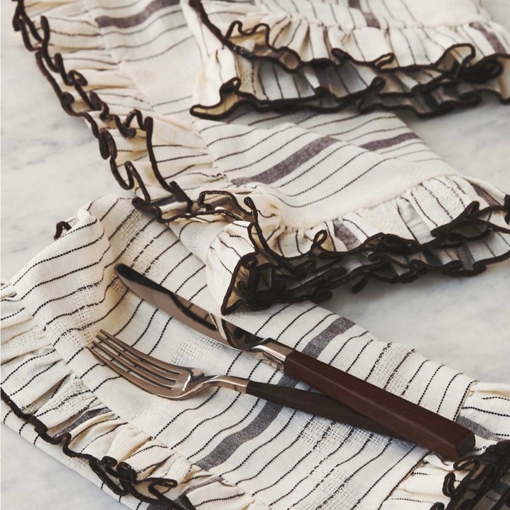 Anthropologie NWT set of 4 Tully Napkins